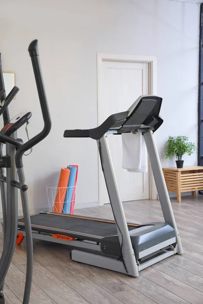 Interior Gym Modern Treadmill Sport Equipment — ストック写真