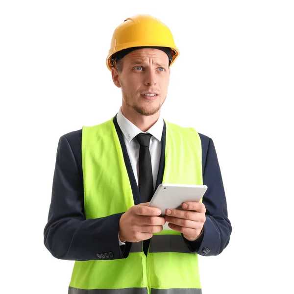 Beyaz Arkaplanda Tablet Bilgisayarı Olan Erkek Mühendis — Stok fotoğraf