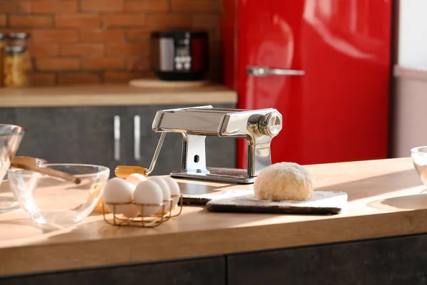 Modern Pasta Maker Table Kitchen Closeup — Stock Photo, Image