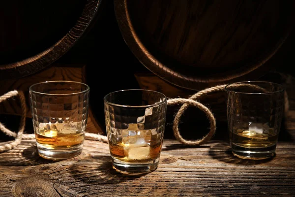 Masada Bir Bardak Soğuk Viski — Stok fotoğraf