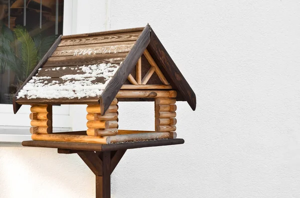 View Wooden Bird House Covered Snow Winter Day Closeup — Stock Photo, Image