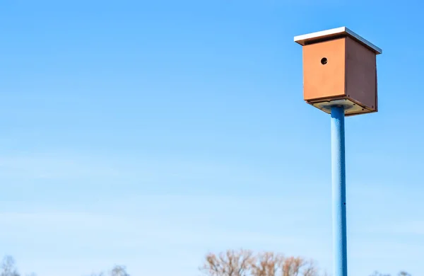 View Wooden Bird House Blue Sky — Stock Photo, Image