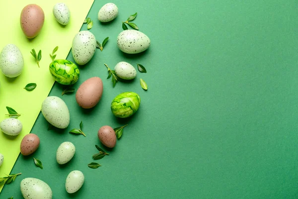Easter Eggs Leaves Green Background — Stock Photo, Image