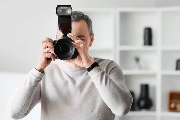 Mature Photographer Professional Camera Studio Closeup — стоковое фото