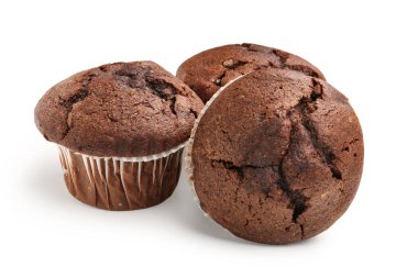 Beyaz arka plan üzerinde izole lezzetli çikolata cupcakes
