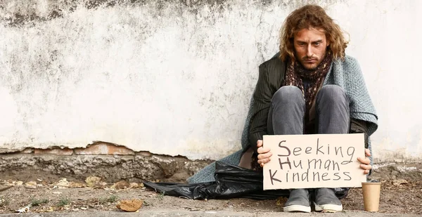 Портрет Бедного Бездомного Улице — стоковое фото