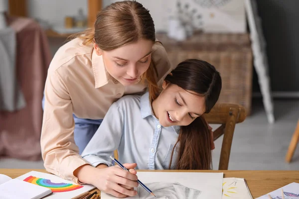 Drawing Teacher Pencil Giving Private Art Lesson Little Girl Workshop — Stock Photo, Image