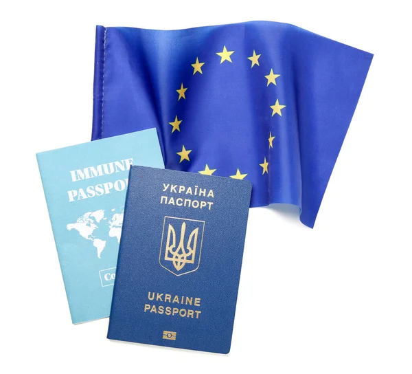 Pasaportes Ucranianos Inmunes Con Bandera Unión Europea Sobre Fondo Blanco —  Fotos de Stock