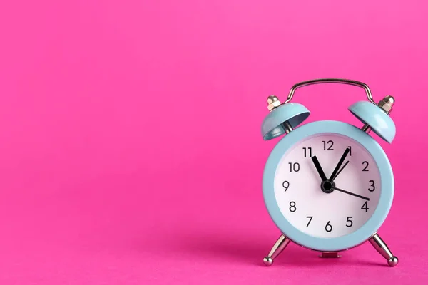 Alarm Clock Pink Background — Stock Photo, Image