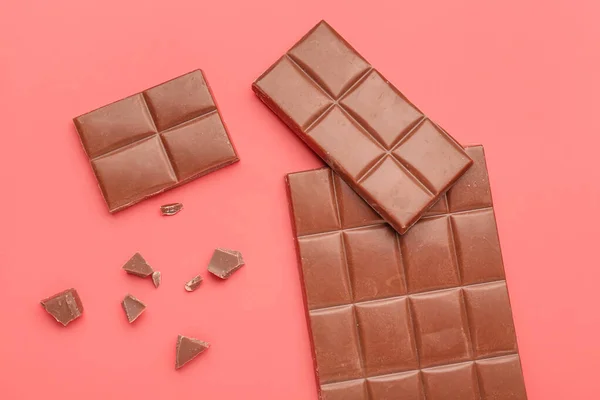 Süße Schokolade Auf Rotem Hintergrund — Stockfoto