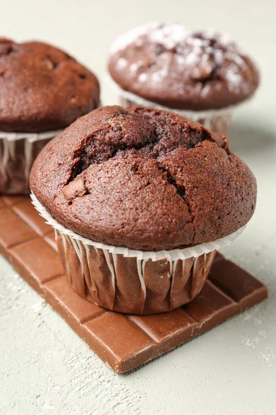 Gustosi Cupcake Cioccolato Sfondo Chiaro — Foto Stock