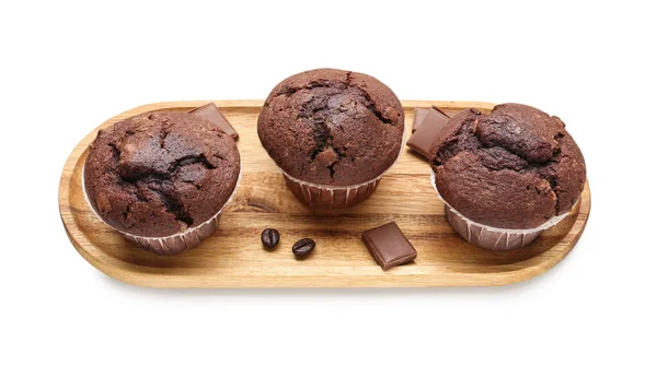 Houten Bord Met Lekkere Chocolade Cupcakes Geïsoleerd Witte Achtergrond — Stockfoto