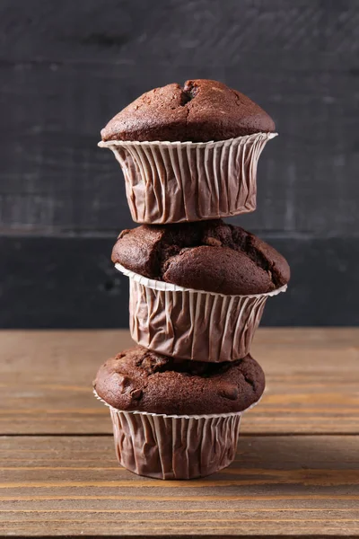 Вкусные Шоколадные Кексы Деревянном Столе — стоковое фото