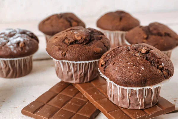 Leckere Schokoladen Cupcakes Auf Dem Tisch — Stockfoto