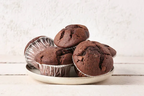 Plate Tasty Chocolate Cupcakes Table — Stock Photo, Image