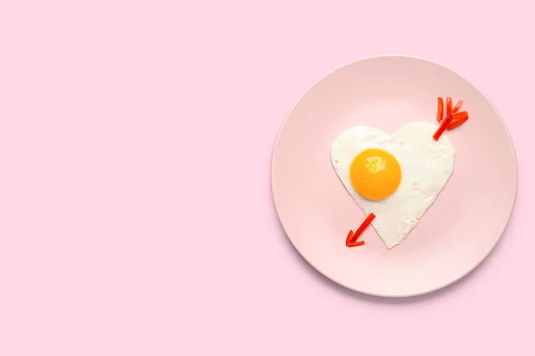 Тарелка Милым Детским Завтраком Розовом Фоне — стоковое фото