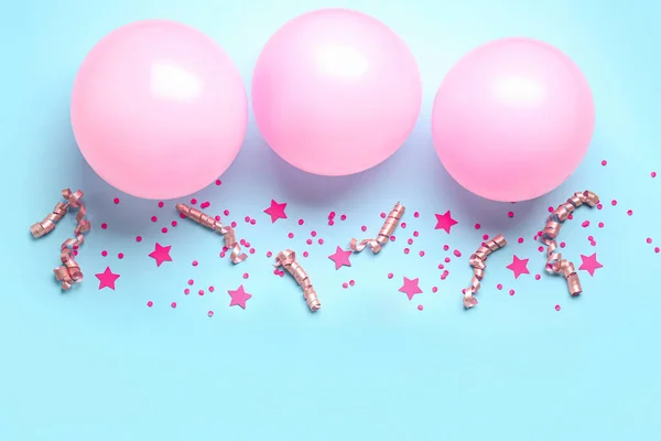 Roze Ballonnen Sterren Linten Serpentijn Blauwe Achtergrond — Stockfoto
