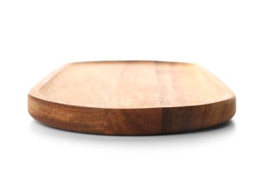 Temiz ahşap mutfak tahtası beyaz arka planda izole edilmiş