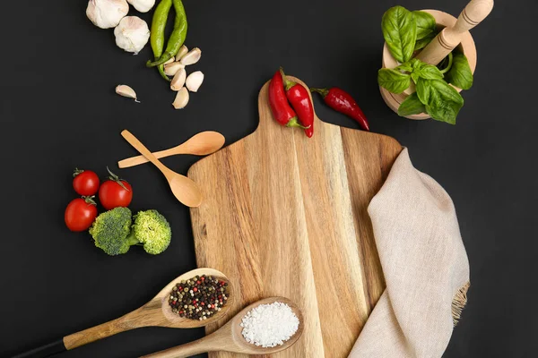 Composition Wooden Cutting Board Spices Vegetables Dark Background — Stock Photo, Image