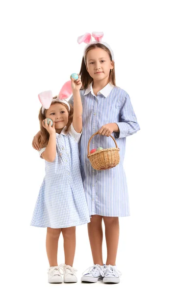 Kleine Meisjes Konijnenoren Met Paaseieren Witte Achtergrond — Stockfoto