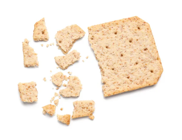 Kruimels Van Smakelijke Cracker Geïsoleerd Witte Achtergrond — Stockfoto