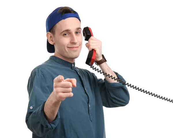 Δροσερό Νεαρός Μιλάει Στο Τηλέφωνο Λευκό Φόντο — Φωτογραφία Αρχείου