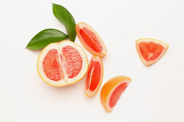 Pieces Ripe Grapefruit Plant Leaves White Background — Stock Photo, Image
