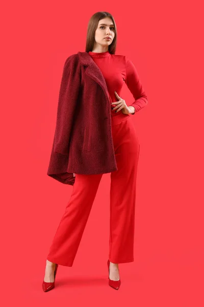 Pretty Stylish Young Woman Red Background — ストック写真