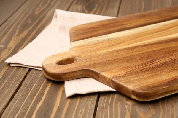 Cutting Board Napkin Wooden Background Closeup — Stock Photo, Image