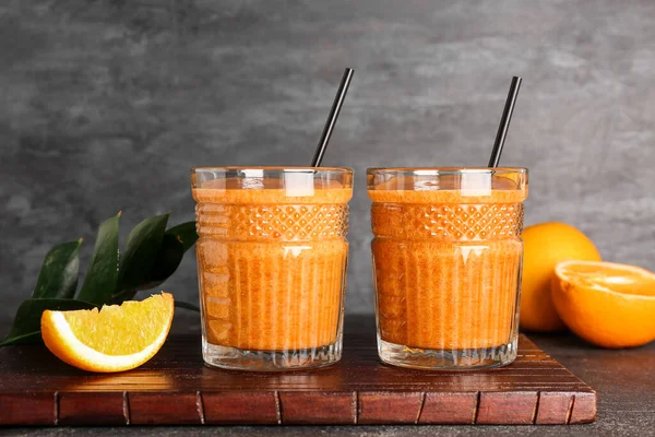 Glasses Healthy Orange Smoothie Dark Background — Stock Photo, Image