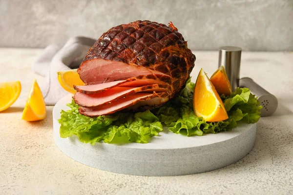 Plate Tasty Smoked Ham Lemon Slices Table — Stock Photo, Image