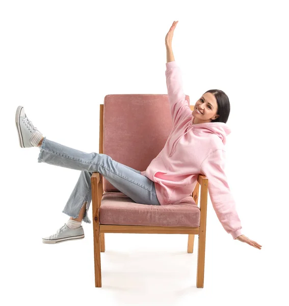 Piękna Kobieta Siedzi Różowym Fotelu Białym Tle — Zdjęcie stockowe