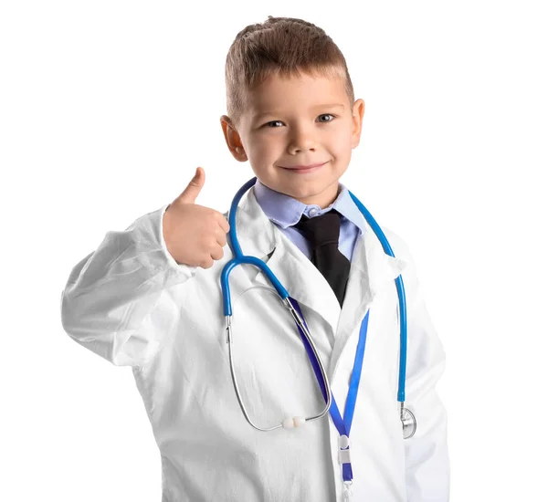 Милий Маленький Лікар Показує Великий Палець Білому Тлі — стокове фото