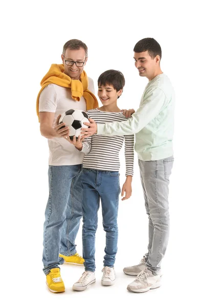 Boldog Kisfiú Apjával Nagyapjával Focilabdát Tart Fehér Háttéren — Stock Fotó