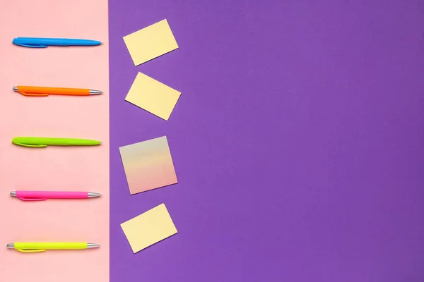 Composition Sticky Notes Pens Color Background — Stock Photo, Image