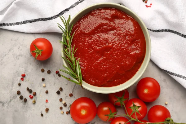 Bowl Tasty Tomato Paste Grunge Background — Stock Photo, Image