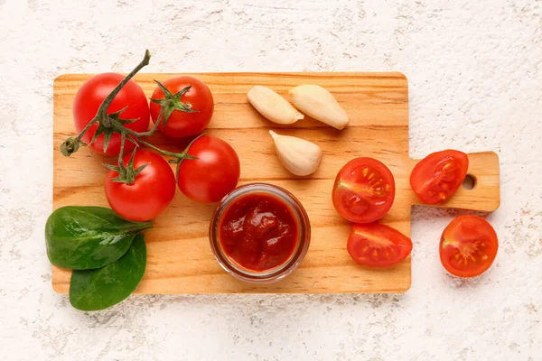 Jar Tasty Tomato Paste Fresh Vegetables Light Background — Stock Photo, Image