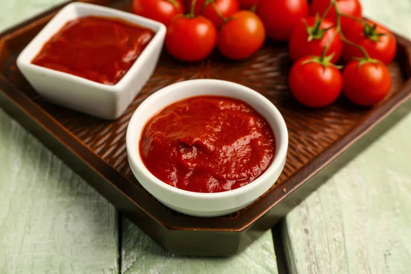 Schaal Met Smakelijke Tomatenpasta Tafel — Stockfoto
