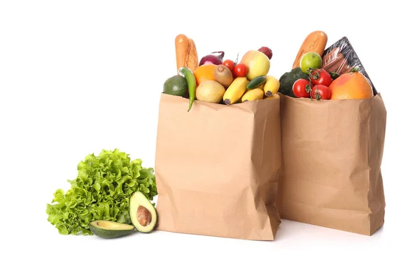 Papírzacskó Zöldségekkel Gyümölcsökkel Kolbásszal Fehér Alapon — Stock Fotó