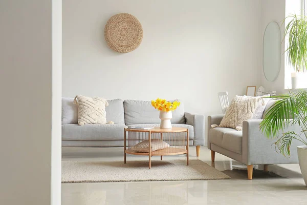 Interior Modern Living Room Cozy Sofas Flower Vase Coffee Table — Stock Photo, Image