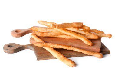 Beyaz arka planda izole edilmiş lezzetli İtalyan Grissini tahtaları.