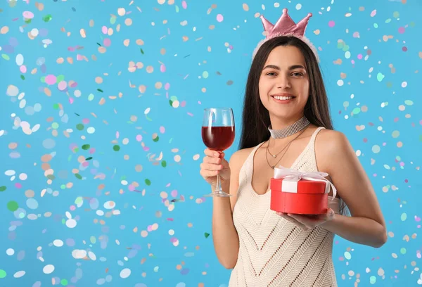Happy Young Woman Birthday Gift Glass Wine Blue Background — Stock Photo, Image