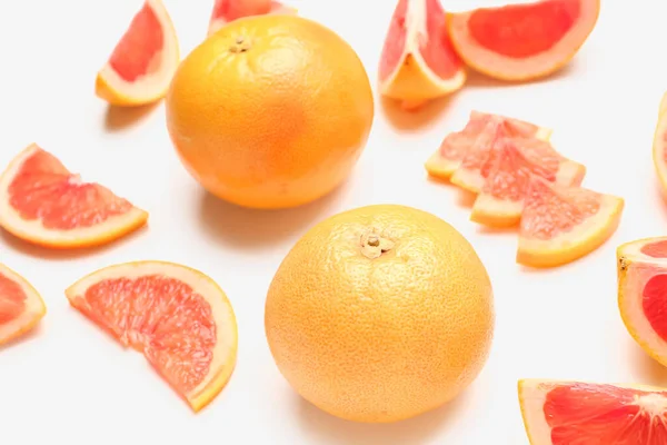 Composition Cut Whole Ripe Grapefruits White Background Closeup — Stock Photo, Image