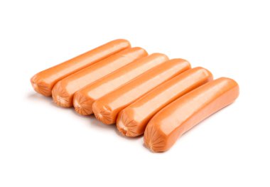 Beyaz arka planda izole edilmiş lezzetli sosisler.