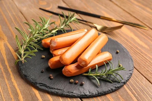 Plate Sausages Rosemary Peppercorn Wooden Background — Stock Photo, Image