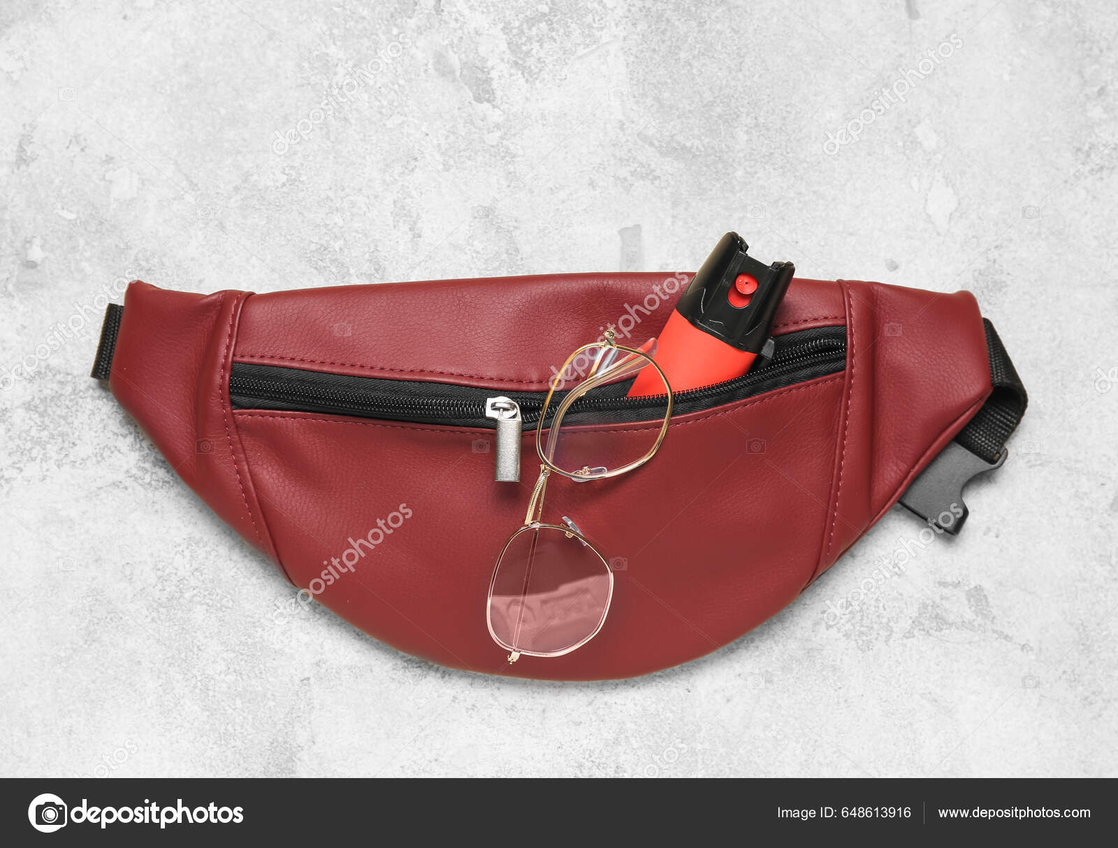 Bag Pepper Spray Eyeglasses Grunge Background — Stock Photo