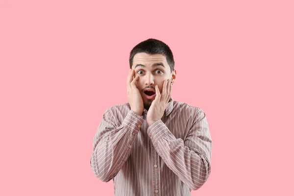 Scared Young Man Pink Background — Stock Photo, Image