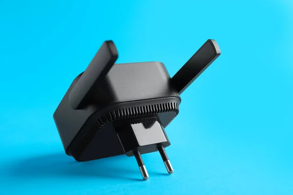 Black Wifi Repeater Blue Background — Stock Photo, Image