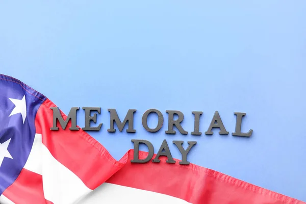 Text Memorial Day Mit Usa Flagge Auf Blauem Hintergrund — Stockfoto
