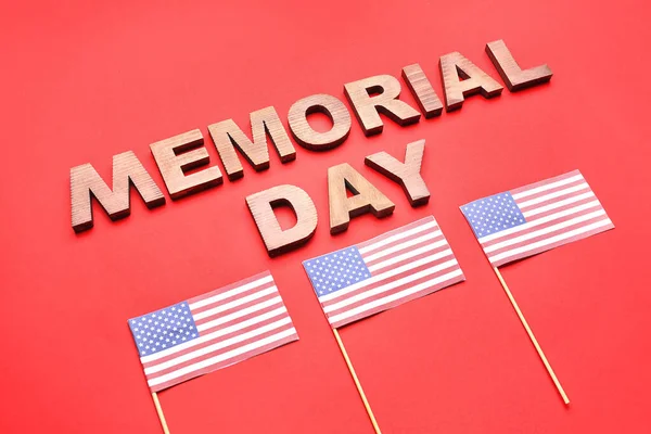 Text Memorial Day Usa Flags Red Background — Stock Photo, Image